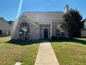 Building Photo - 1352 Saddleback Ln
