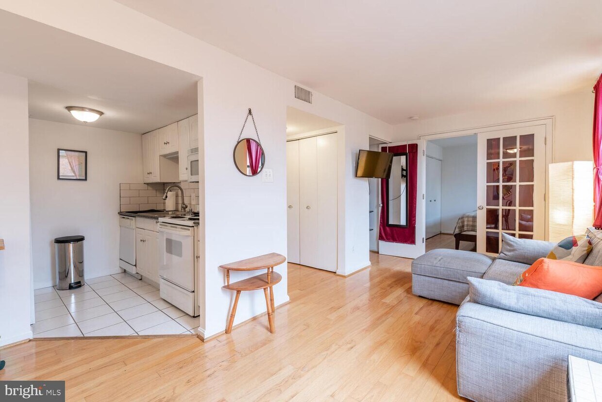 Foto principal - 1436 Meridian Pl NW