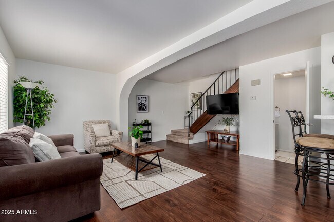 Foto del edificio - 811 E Eugie Ave