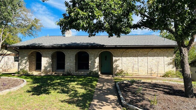 Building Photo - 6920 Scenic Brook Dr