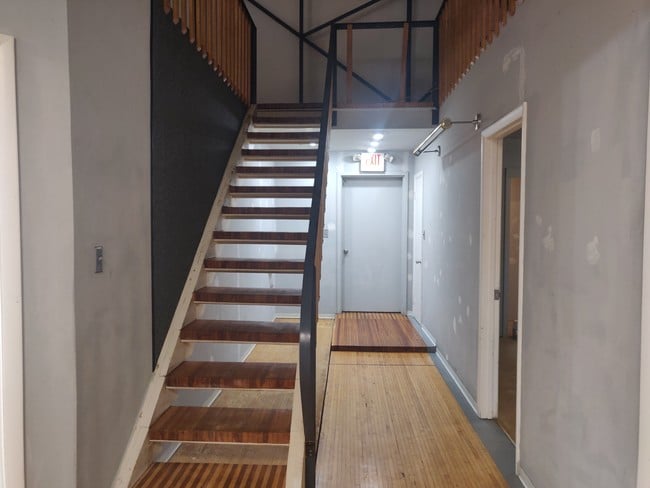 Foto del edificio - 1608 W 39th St
