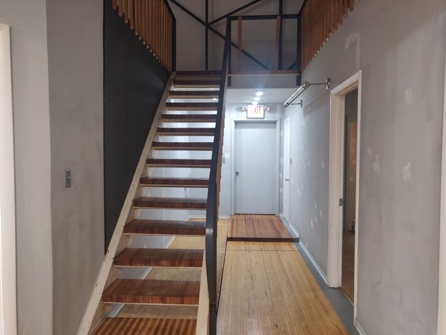 Building Photo - 1608 W 39th St