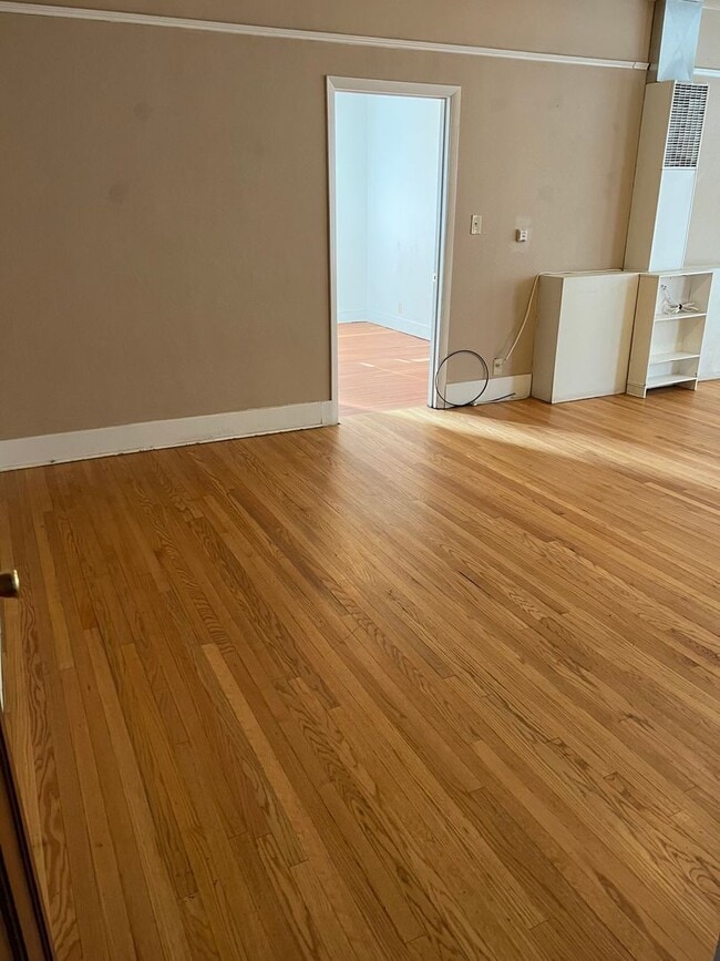Interior Photo - 629 Main