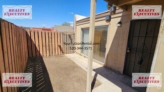 Building Photo - 3216 N Cherry Ave
