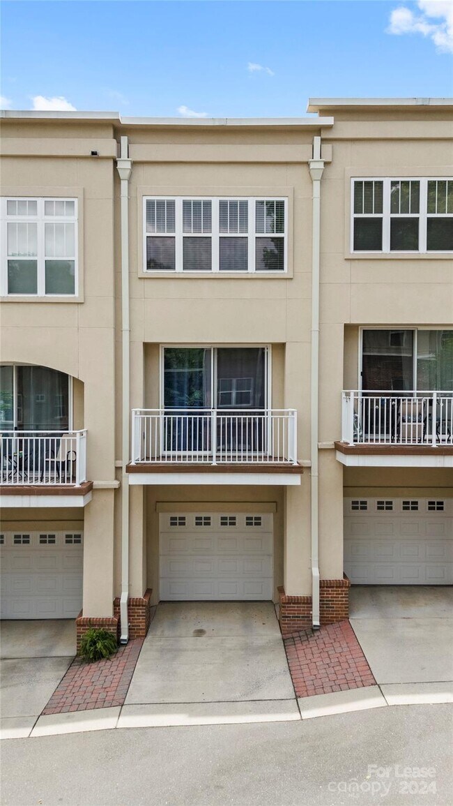 Building Photo - 1314 Kenilworth Ave