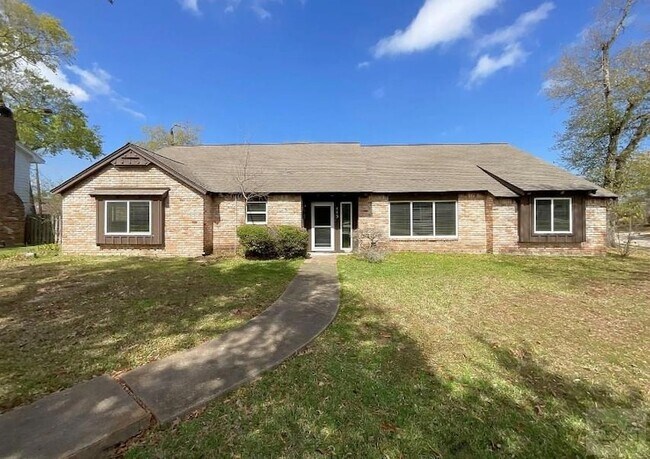 Foto del edificio - 443 Bayou View Dr