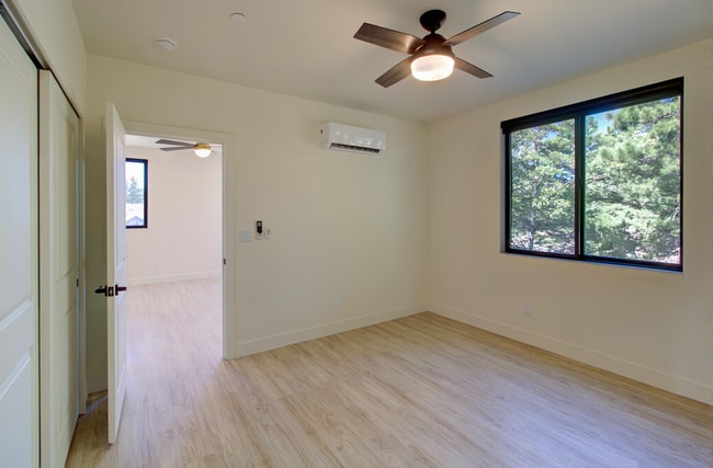 Foto del edificio - 1246 East Jen Drive