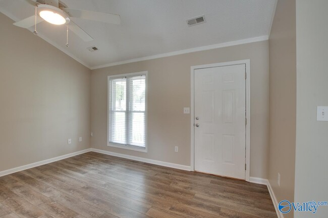 Building Photo - 225 Cedar Creek Cir