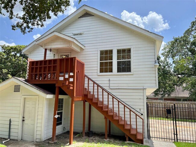 Building Photo - 509 English St