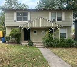 Building Photo - 309 N Oak Cliff Blvd