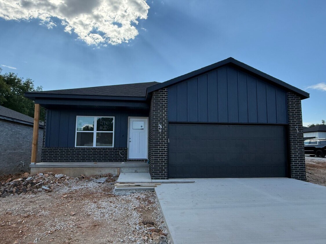 Primary Photo - Fresh, Modern & Move-In Ready – New Build ...