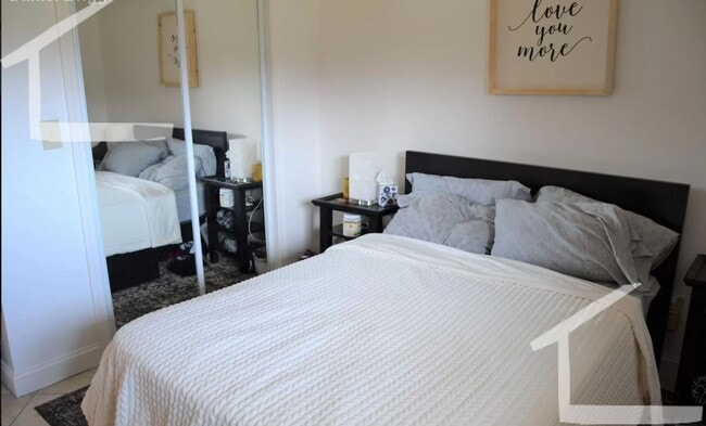Foto del edificio - Great Value! Garden Level Unit Brighton - ...