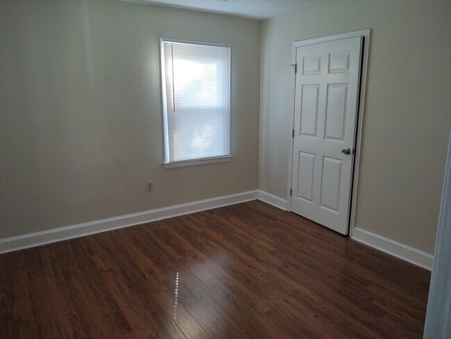 Dormitorio - 1532 Hampton St