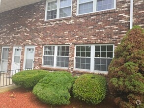 Building Photo - 276 Temple Hill Rd