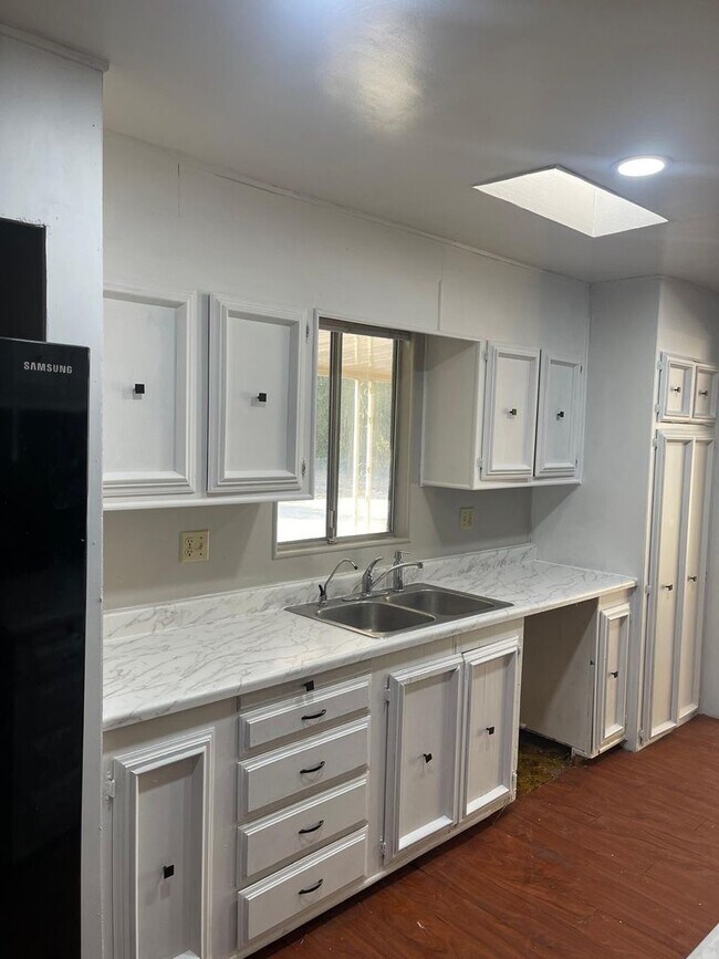 Building Photo - 25369 Avendia Ramada