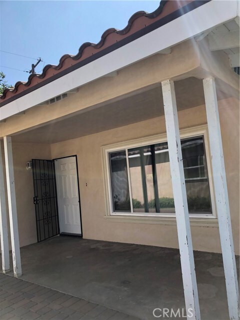 Foto del edificio - 6136 Camellia Ave