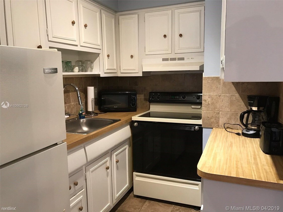 Building Photo - 1 br, 1 bath  - 600 Layne Blvd # 1