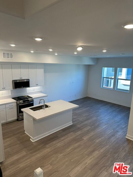 Building Photo - 2038 Hollyleaf Ter
