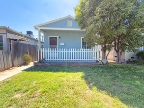 Building Photo - 4114 W Victory Blvd