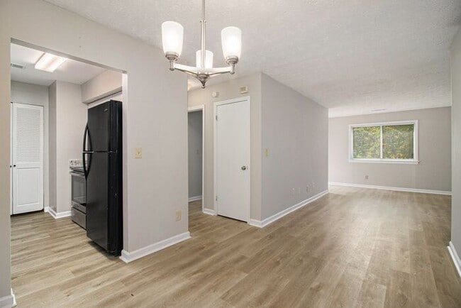 Building Photo - Fully Renovated 3BR/2BA Condo in Decatur!