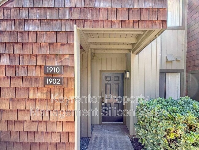 Building Photo - 1902 La Terrace Cir