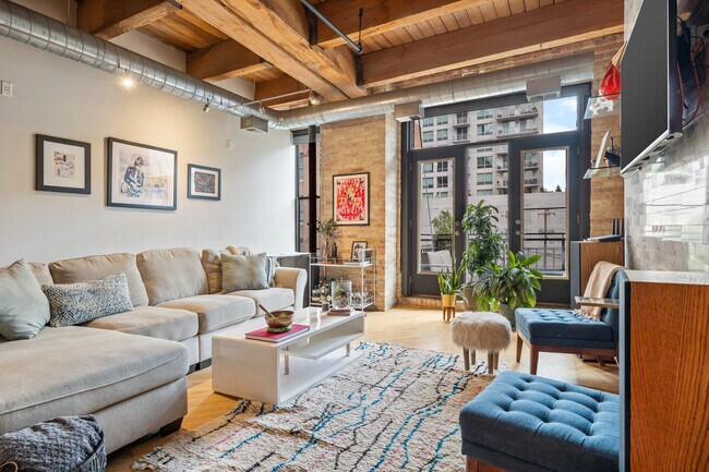 Foto del edificio - 375 W Erie St