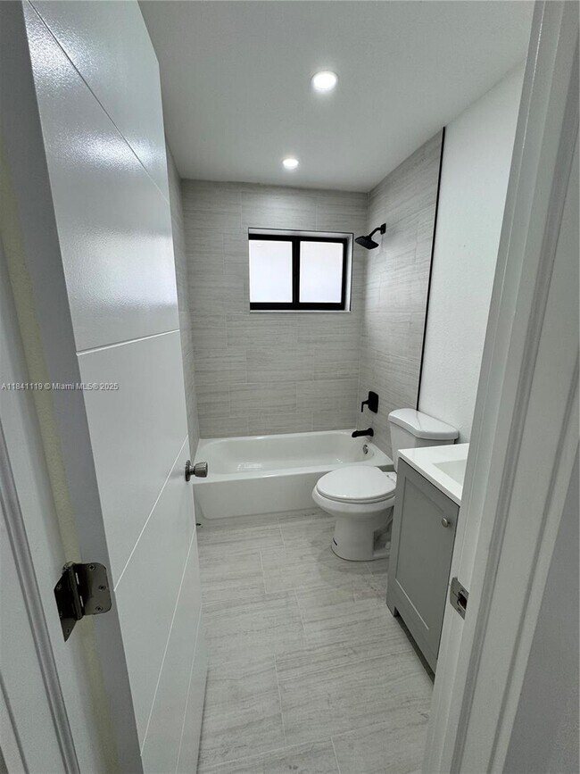 Foto del edificio - 1829 NW 46th St