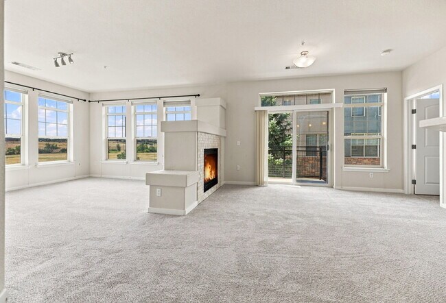 Foto del edificio - $2,195.95 - 2 bed, 2 bath Spacious Condo in Broomfield with AC and In Unit Laundry!