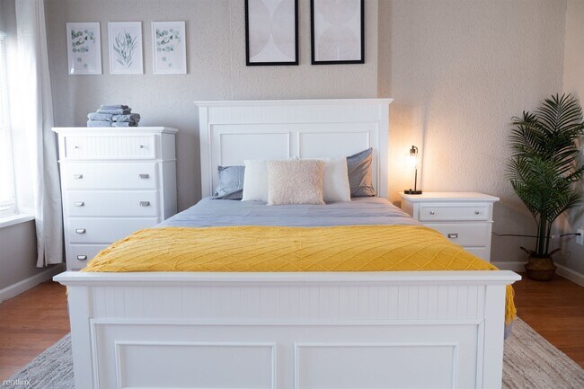 Foto del edificio - 2 br, 1 bath Duplex - 3247 Oregon Avenue 2...