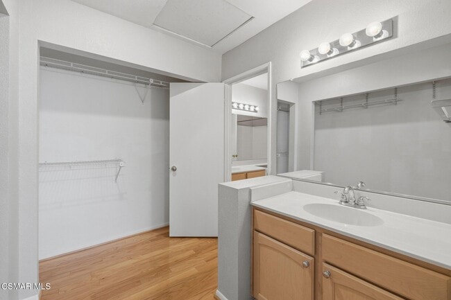 Building Photo - 4240 Lost Hills Rd