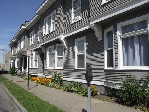 Primary Photo - 218 Flora St