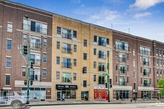 Building Photo - 1909 W Diversey Pkwy
