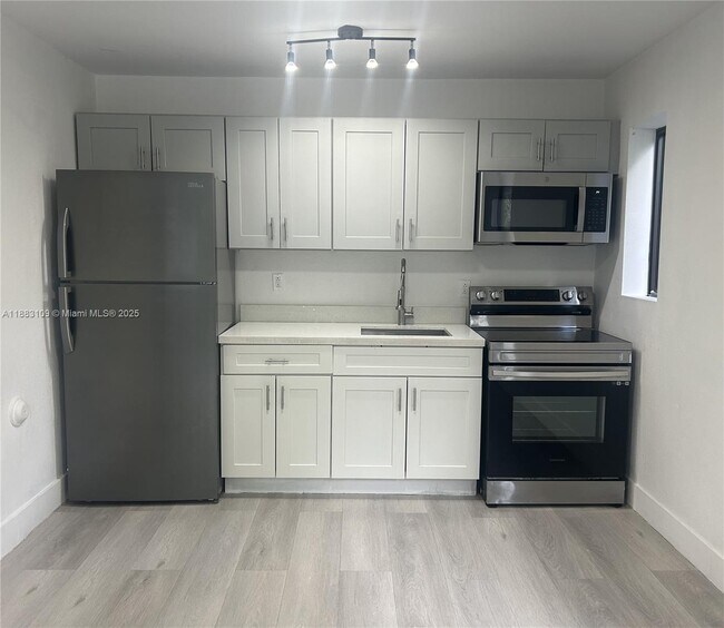 Foto del edificio - 37 NW 59th St