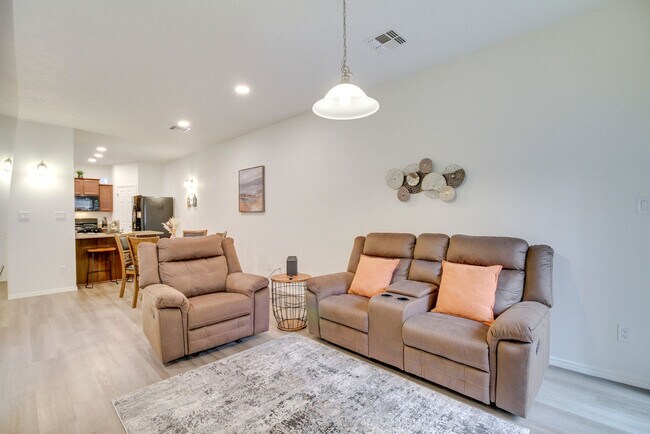 Foto del edificio - 271 San Clemente Ave NW