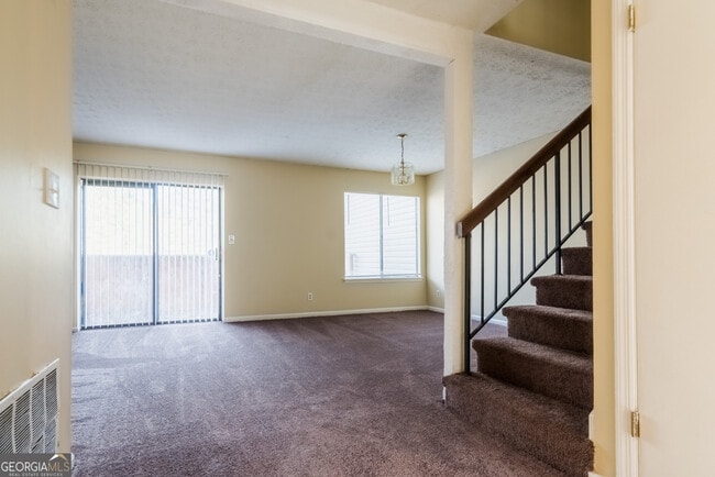 Building Photo - 8564 Creekwood Way