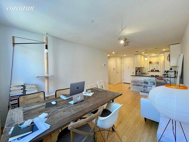 Building Photo - 162 S 3rd St