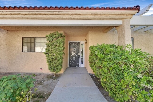Foto del edificio - 2851 S Valley View Blvd