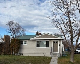 Building Photo - 1804 W Sussex Ave