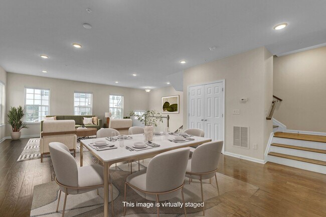 Foto del edificio - 704 Cottonwood Ct