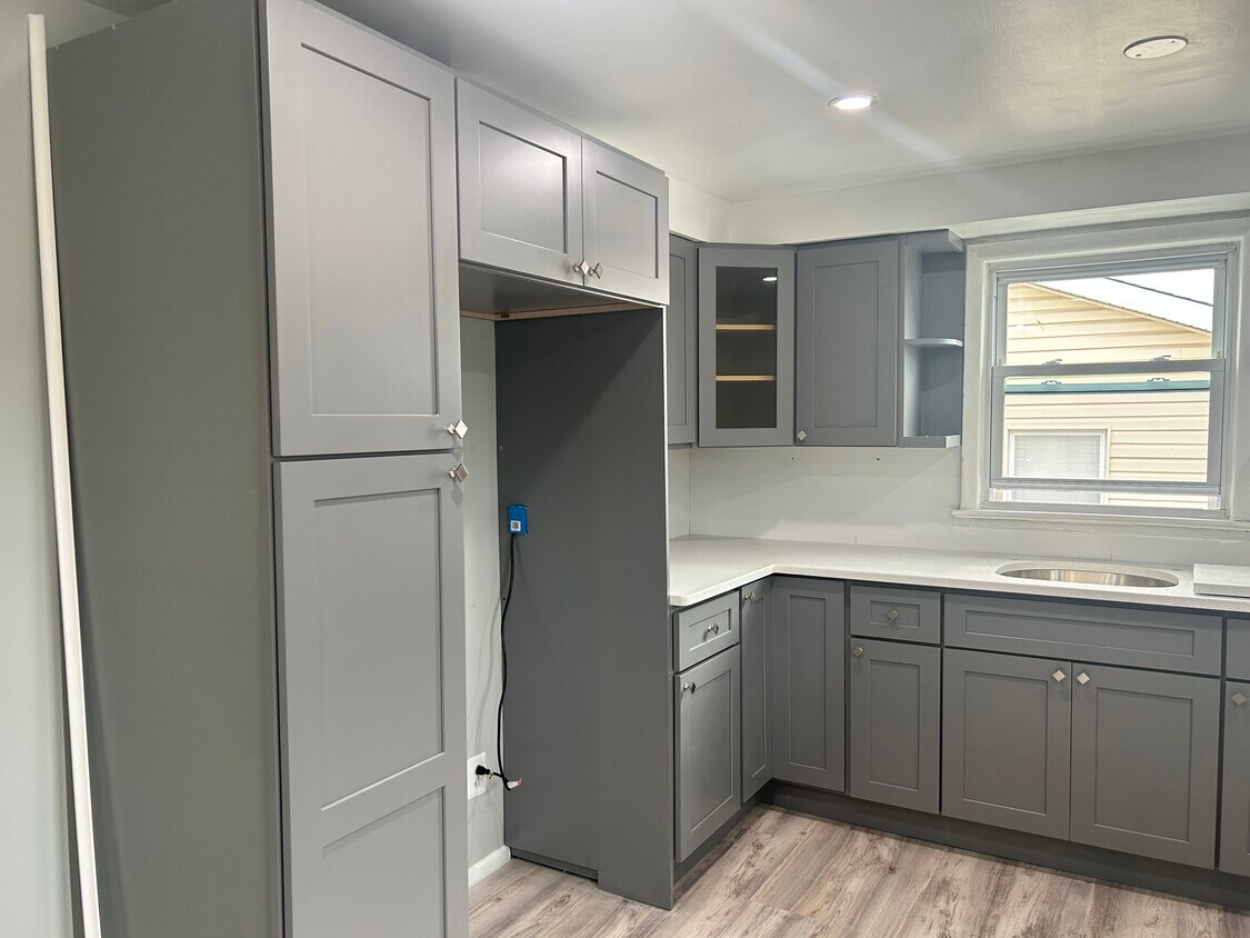 Kitchen - 7 Paterson Ave