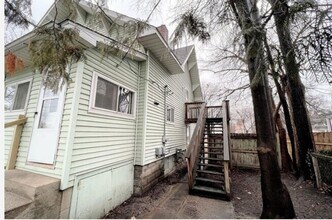 Building Photo - 513 Rodd St