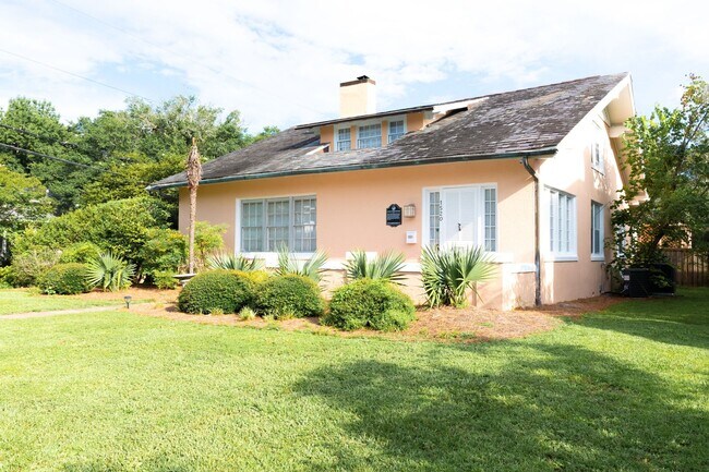 Foto del edificio - DOWNTOWN WILMINGTON! Available now ~ Close...