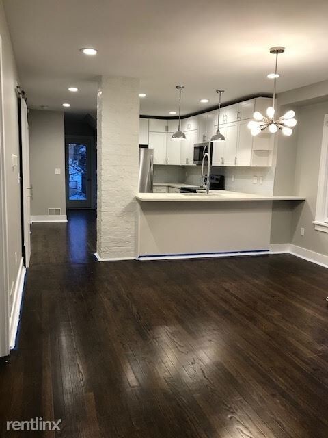 Building Photo - 2 br, 1 bath Duplex - 2976 S Logan Ave