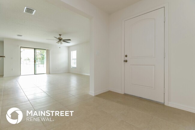 Foto del edificio - 8245 Silverbell Loop