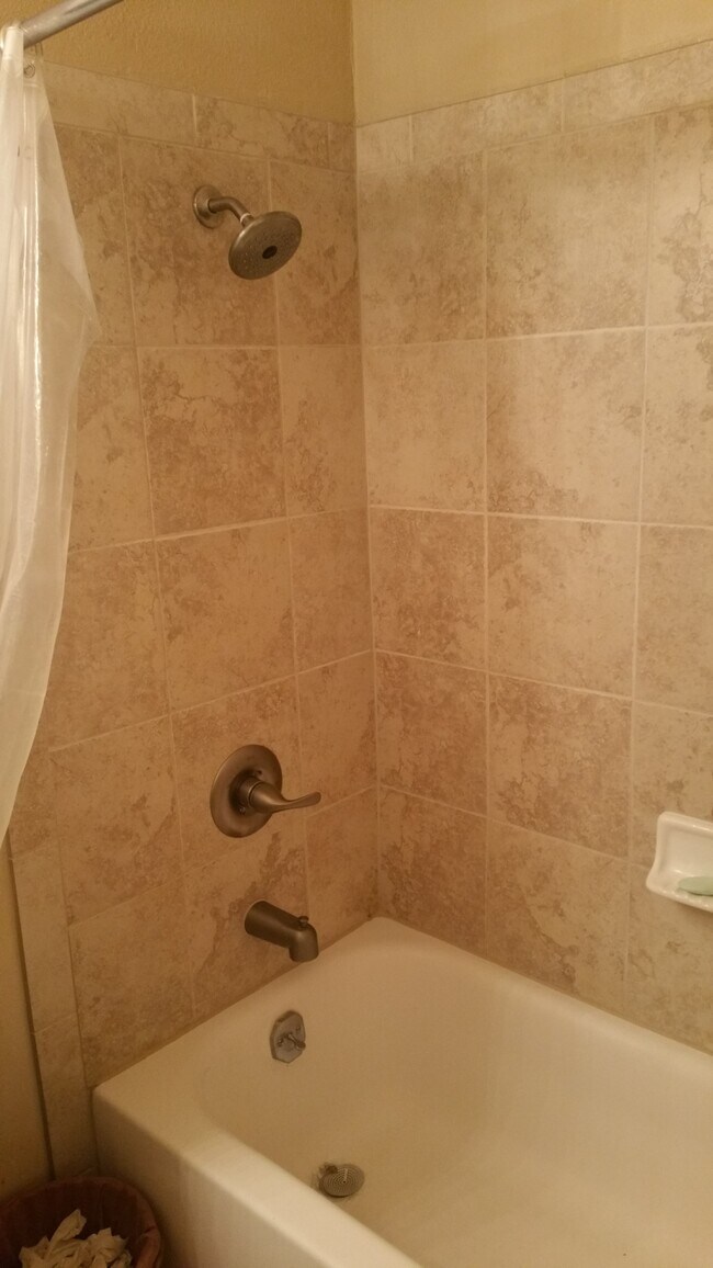 15 - 850 W Moorhead Cir