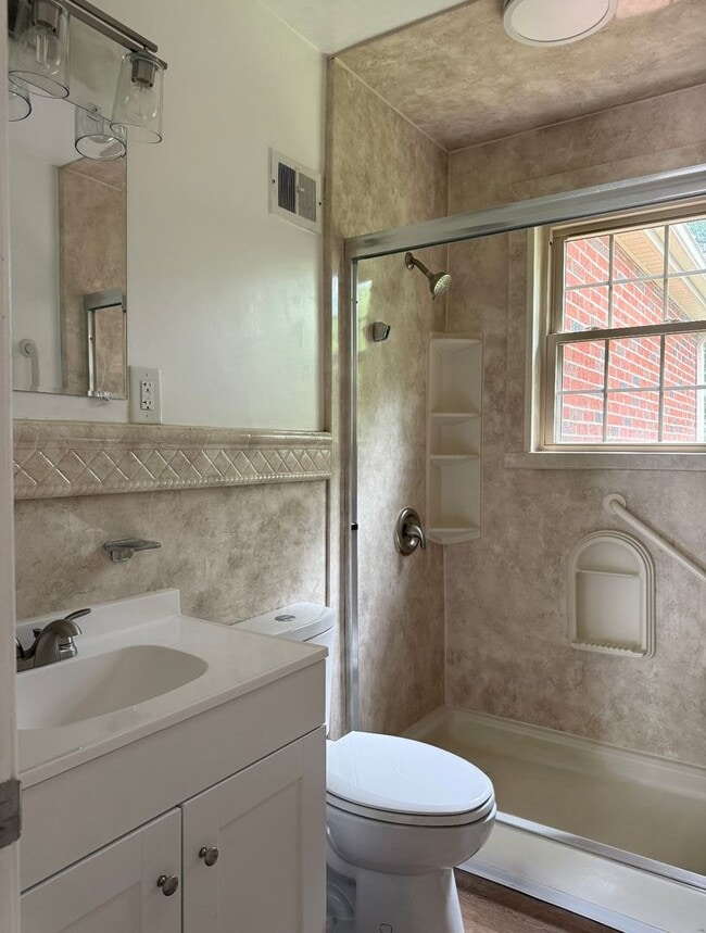 Building Photo - 3 Bedroom Home in Lynchburg