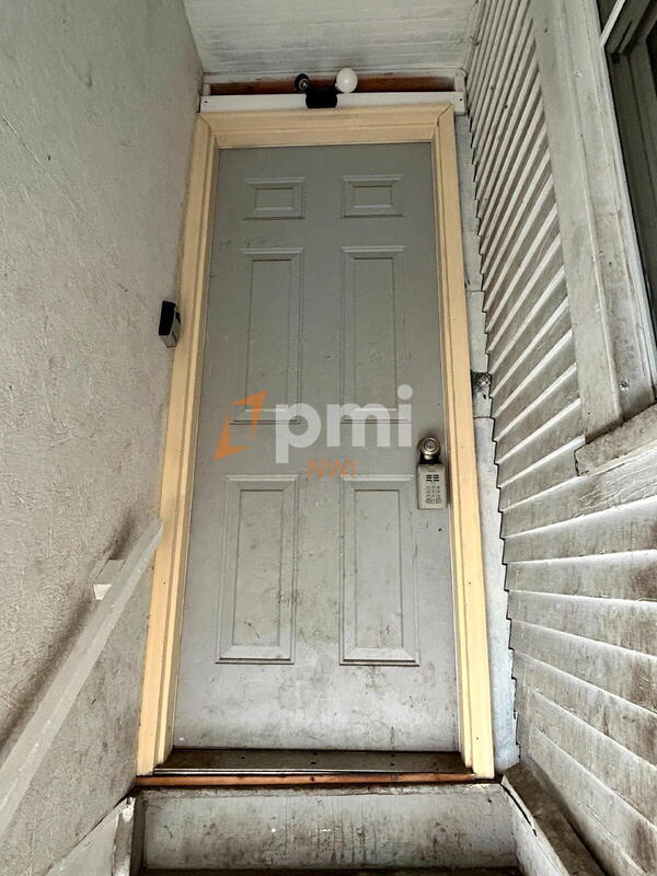 Building Photo - 707 1/2 East 10th Street