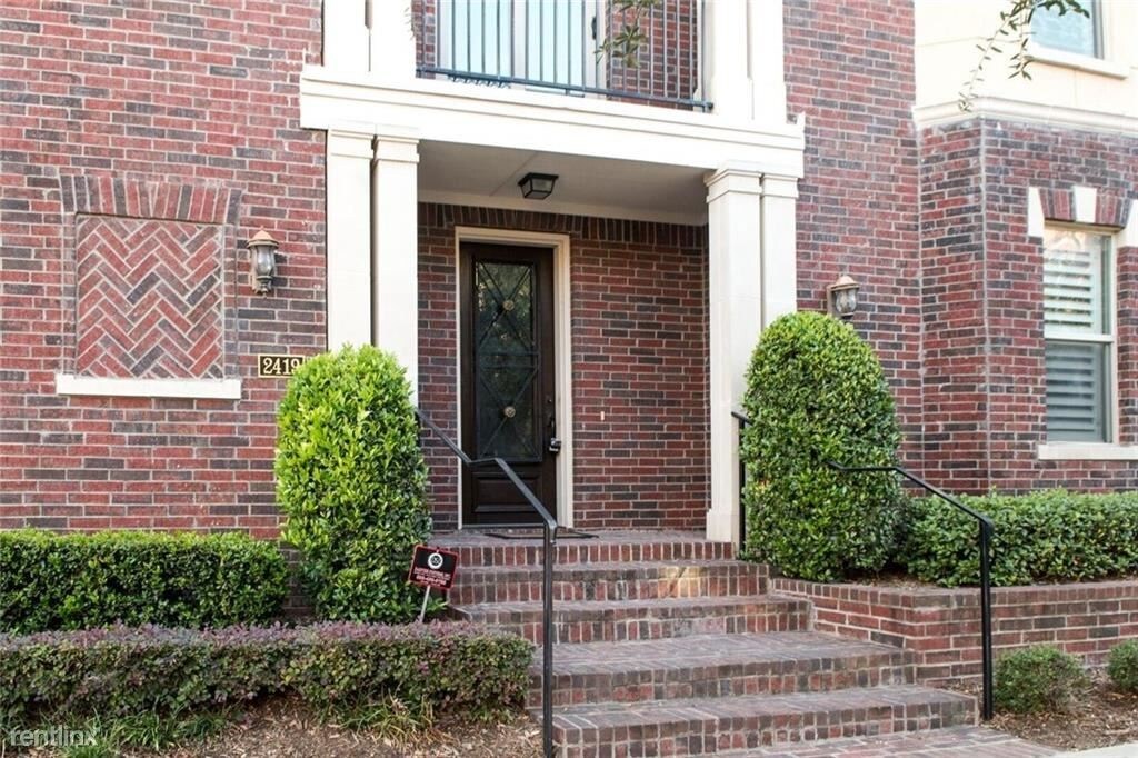 Foto principal - 2419 Worthington St