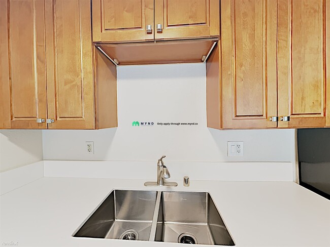 Building Photo - 2 br, 2 bath  - 7041 Greenback Ln Apt A Apt A