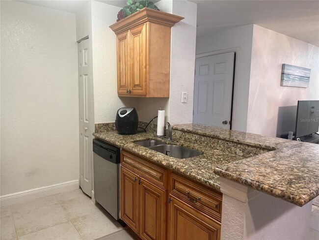 Foto del edificio - 8827 Manor Loop